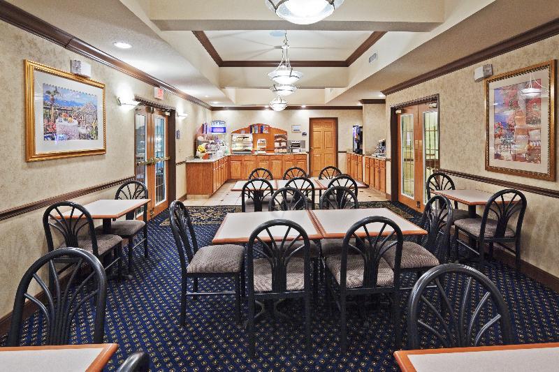 Holiday Inn Express Hotel And Suites Jenks By Ihg Екстер'єр фото